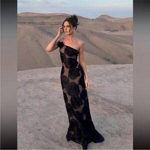 Elegant Black Floral One-Shoulder Dress